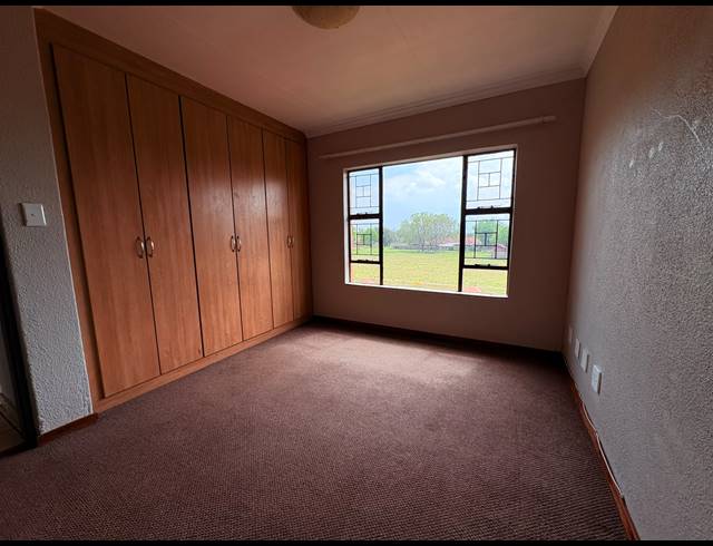 2 BEDROOM APARTMENT FOR SALE IN VAALPARK